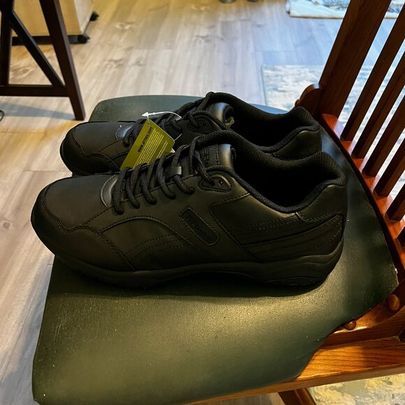 WORK Shoes Slip Resistant - Never Worn - Men's - Picture 2 of 2